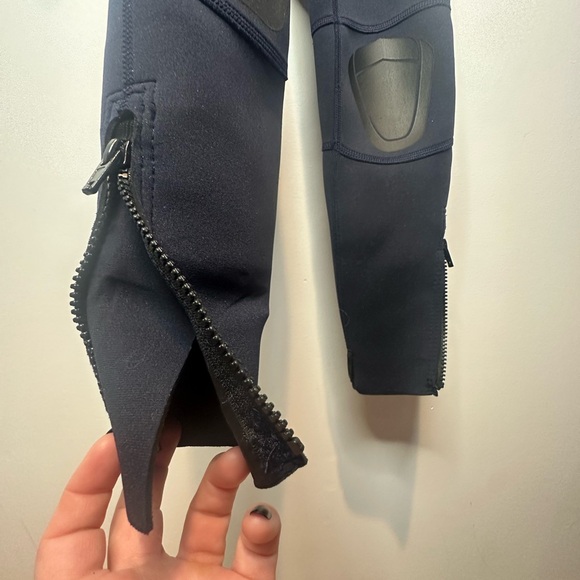 Kids’ Long Wetsuit size 10 - Picture 3 of 4